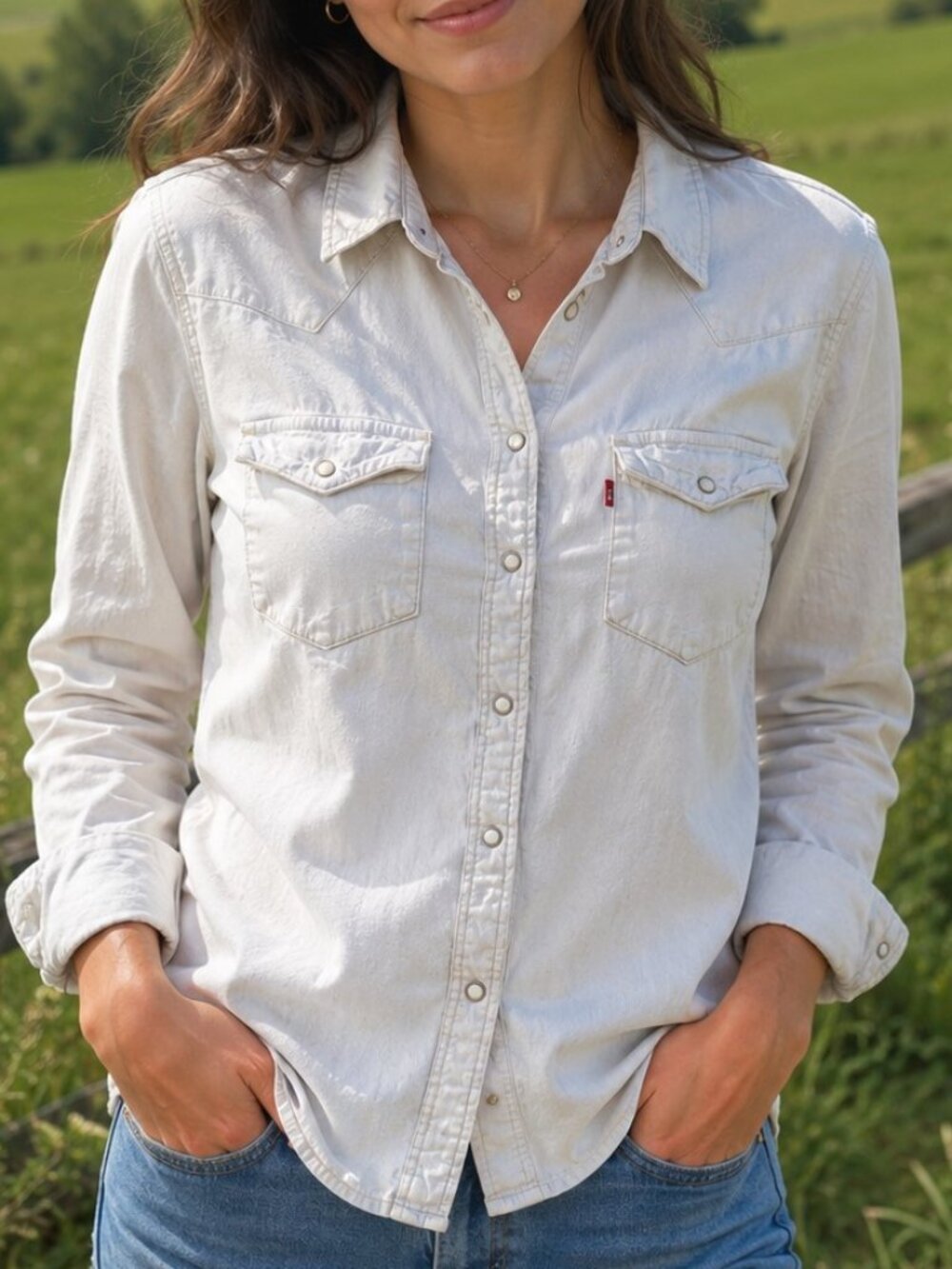 Levi's Classic Fit Women's Western Denim Shirt Large Pearl Snaps 100% Cotton